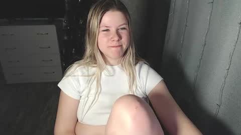 Snapshot of melissa__ray chatting on January 21, 4:48 pm Melissa  Ray online show from January 21, 4:48 pm