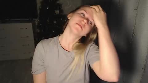 Snapshot of melissa__ray chatting on January 22, 5:28 pm Melissa  Ray online show from January 22, 5:28 pm