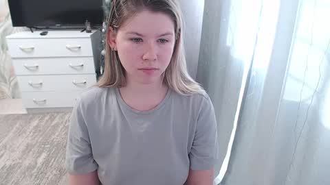 Snapshot of melissa__ray chatting on January 23, 8:36 am Melissa  Ray online show from January 23, 8:36 am