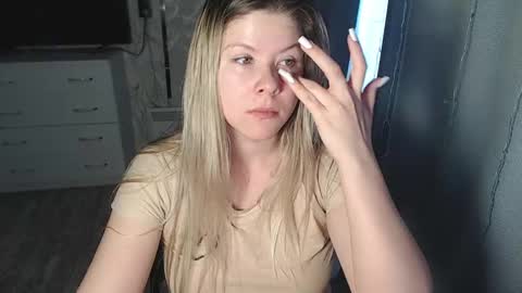 Snapshot of melissa__ray chatting on February 5, 8:32 am Melissa  Ray online show from February 5, 8:32 am