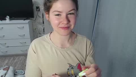 Snapshot of melissa__ray chatting on February 12, 2:24 am Melissa  Ray online show from February 12, 2:24 am