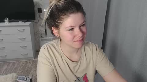 Snapshot of melissa__ray chatting on February 13, 2:34 am Melissa  Ray online show from February 13, 2:34 am