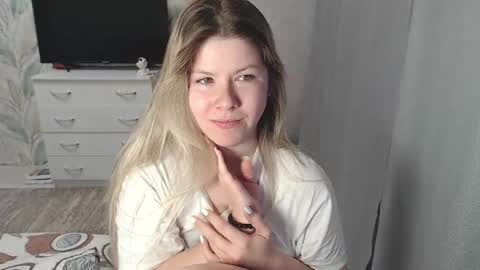 Snapshot of melissa__ray chatting on February 14, 3:00 am Melissa  Ray online show from February 14, 3:00 am