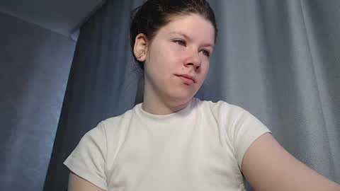 Snapshot of melissa__ray chatting on March 1, 3:32 am Melissa  Ray online show from March 1, 3:32 am