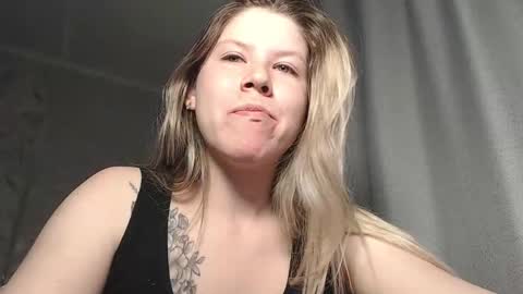Snapshot of melissa__ray chatting on March 11, 6:52 pm Melissa  Ray online show from March 11, 6:52 pm