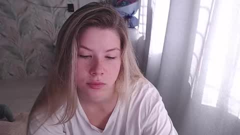 Snapshot of melissa__ray chatting on September 26, 7:01 am Melissa  Ray online show from September 26, 7:01 am