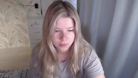 Snapshot of melissa__ray chatting on October 6, 2:42 am Melissa  Ray online show from October 6, 2:42 am