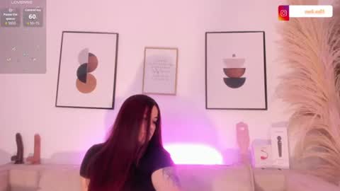Snapshot of melissa_es chatting on July 13, 8:33 pm melissa_es online show from July 13, 8:33 pm