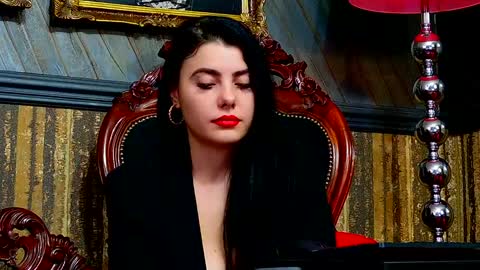 Snapshot of melissa_glow chatting on December 4, 12:25 pm Melissa online show from December 4, 12:25 pm