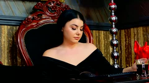 Snapshot of melissa_glow chatting on January 24, 11:37 am Melissa online show from January 24, 11:37 am