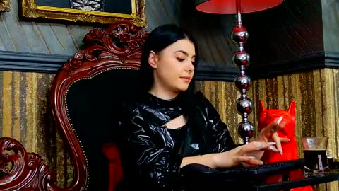Snapshot of melissa_glow chatting on February 7, 1:53 pm Melissa online show from February 7, 1:53 pm