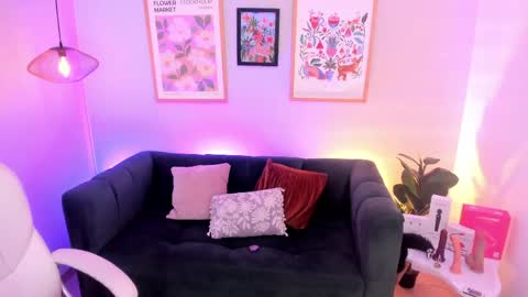 Melissa 3 online show from April 12, 5:34 am