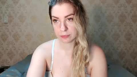 Snapshot of melissa_s2 chatting on June 5, 2:18 am Melissa online show from June 5, 2:18 am