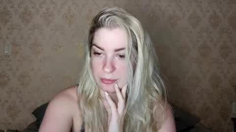 Snapshot of melissa_s2 chatting on June 10, 2:01 am Melissa online show from June 10, 2:01 am