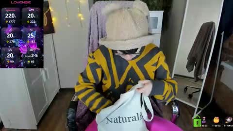 Melissa online show from October 4, 9:57 pm