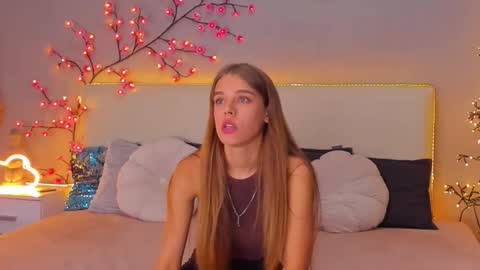 Snapshot of melissacrayzy chatting on September 9, 12:15 pm MelissaCrayzy online show from September 9, 12:15 pm