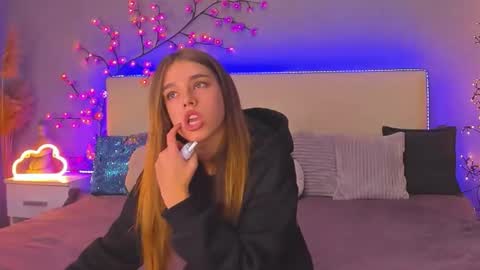 Snapshot of melissacrayzy chatting on October 11, 4:55 am MelissaCrayzy online show from October 11, 4:55 am