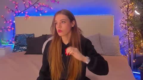 MelissaCrayzy online show from December 2, 6:30 am