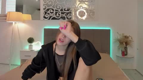 MelissaCrayzy online show from April 19, 5:40 am