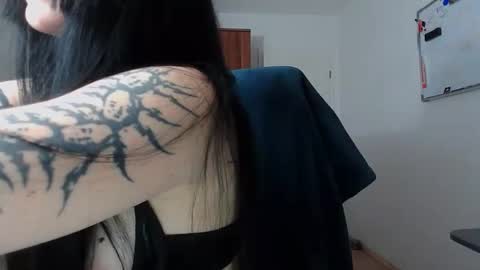 Snapshot of melissanextdoor chatting on September 24, 7:44 am Ariana online show from September 24, 7:44 am