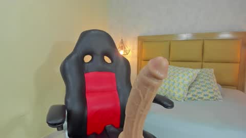 Snapshot of melissarouge chatting on October 28, 8:22 pm online show from October 28, 8:22 pm