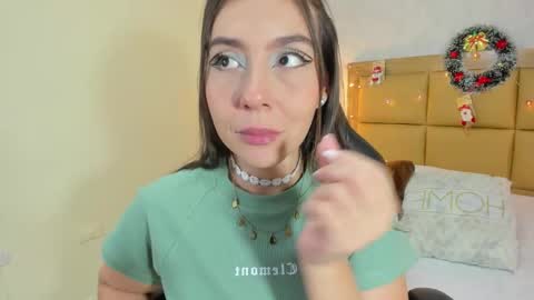 Snapshot of melissarouge chatting on November 25, 7:58 pm online show from November 25, 7:58 pm