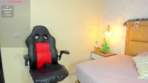 Snapshot of melissarouge chatting on November 29, 8:12 pm online show from November 29, 8:12 pm