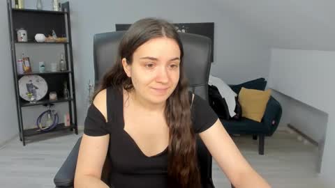 Snapshot of melissawiliam chatting on December 17, 12:11 pm melissawiliam online show from December 17, 12:11 pm