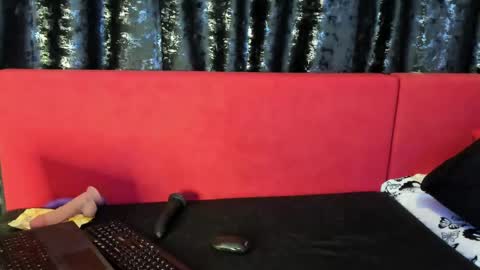 Snapshot of melizs chatting on December 2, 2:19 pm Melissa online show from December 2, 2:19 pm