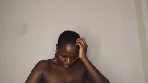 Snapshot of mellanin_pretty_ chatting on December 12, 4:48 am . online show from December 12, 4:48 am