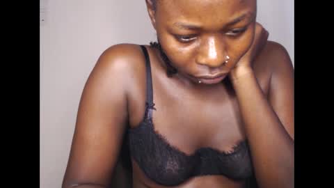 Snapshot of mellanin_pretty_ chatting on January 21, 7:26 am . online show from January 21, 7:26 am