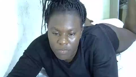 Snapshot of mellanine_ebony chatting on February 18, 5:58 am mellanine_ebony online show from February 18, 5:58 am