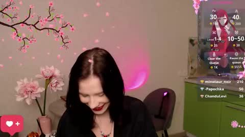 mellhyees online show from November 14, 4:17 pm