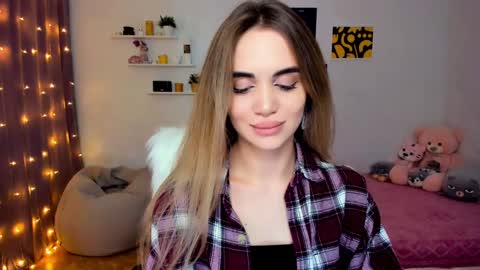 Snapshot of mellifluoustess chatting on December 6, 10:52 pm Tessa online show from December 6, 10:52 pm