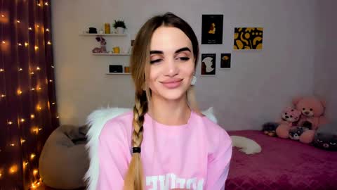 Snapshot of mellifluoustess chatting on December 8, 12:07 am Tessa online show from December 8, 12:07 am