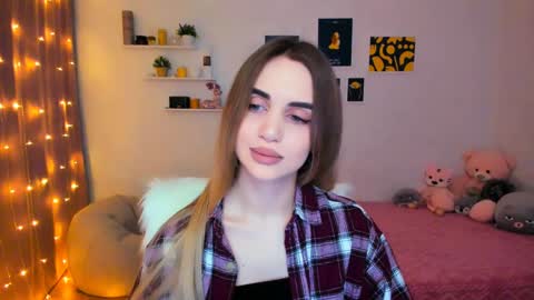 Snapshot of mellifluoustess chatting on February 7, 9:26 pm Tessa online show from February 7, 9:26 pm