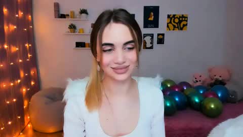 Snapshot of mellifluoustess chatting on February 13, 1:19 am Tessa online show from February 13, 1:19 am