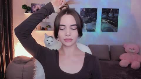 Snapshot of mellifluoustess chatting on December 1, 2:16 am Tessa online show from December 1, 2:16 am