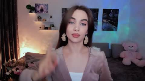 Snapshot of mellifluoustess chatting on December 16, 9:53 pm Tessa online show from December 16, 9:53 pm