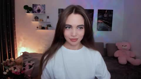 Snapshot of mellifluoustess chatting on December 17, 9:21 pm Tessa online show from December 17, 9:21 pm