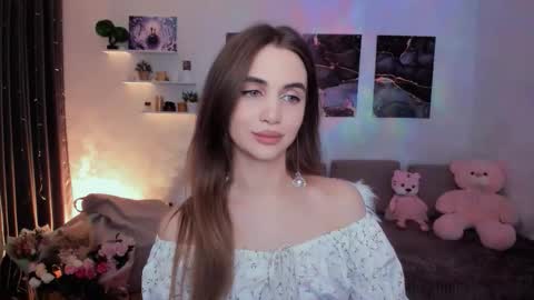 Snapshot of mellifluoustess chatting on December 18, 9:54 pm Tessa online show from December 18, 9:54 pm