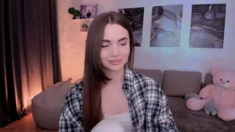 Snapshot of mellifluoustess chatting on May 1, 3:00 am Tessa online show from May 1, 3:00 am