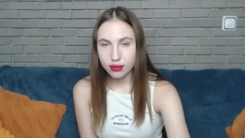 Snapshot of mellingi chatting on October 10, 5:17 am mellingi online show from October 10, 5:17 am