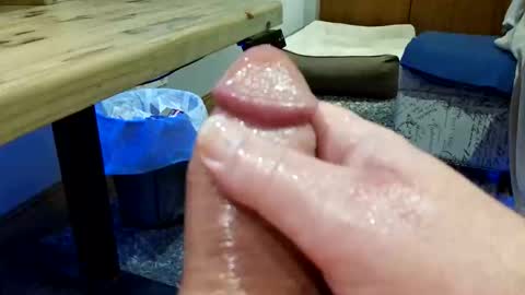 mellomike online show from April 3, 5:00 pm