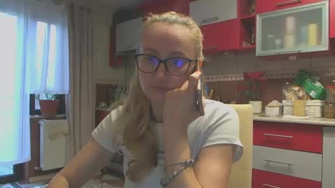 Melly online show from February 13, 7:35 am