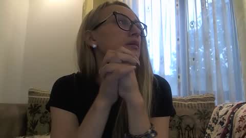 Melly online show from October 3, 6:32 am