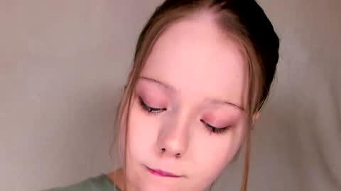 Snapshot of melmooon chatting on June 8, 9:26 pm MelMooon online show from June 8, 9:26 pm