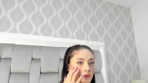 Snapshot of meloddy_parker chatting on February 13, 11:39 am meloddy_parker online show from February 13, 11:39 am