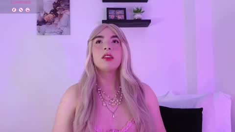 Snapshot of meloddysky chatting on February 3, 12:25 pm Meloddy online show from February 3, 12:25 pm