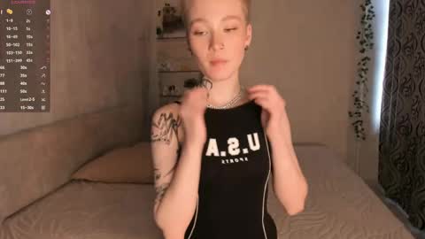 melodievejar online show from May 14, 1:18 pm